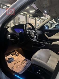 جاگوار F-Pace